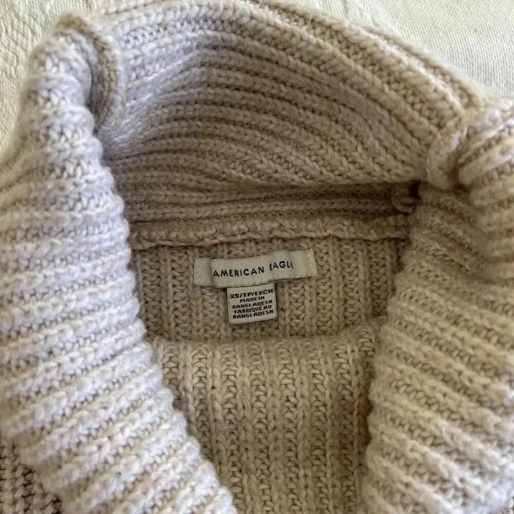 American Eagle Colorblock Turtleneck Ribbed Knit Oversized Sweater Tan Beige XS - Picture 10 of 12